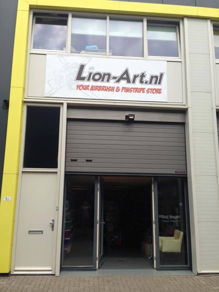 House of Kolor - Airbrush and Pinstripe Store Lion-art